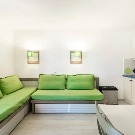 Apartment Bel Vue Sur Piscine 1 Fermee Et 1 Espace Cabine Saint-Raphael (Var)