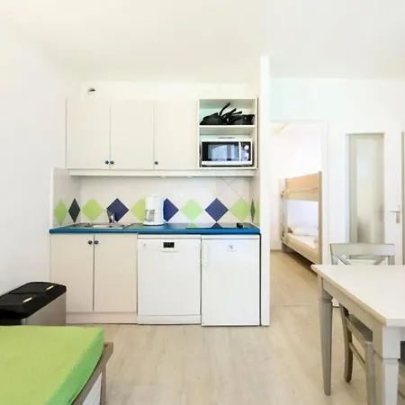 Apartment Bel Vue Sur Piscine 1 Fermee Et 1 Espace Cabine Saint-Raphael (Var)