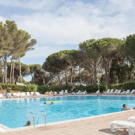Bel Vue Sur Piscine 1 Fermee Et 1 Espace Cabine * Saint-Raphael (Var)